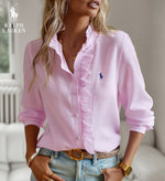 Blusa R. Lauren con Volantes – Estructura Suave y Clásico Botón