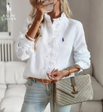 R. Ꮮаᴜгеn Camisa de Botones con Volantes – Ajuste Suave y Texturizado